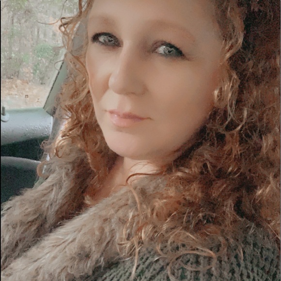 Meet your Posher, Lisa - Picture 5 of 7